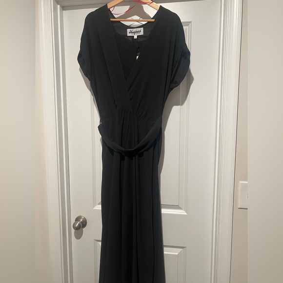 Meghan Flowy Black Women's Dress short with sheer layer NWT - Picture 2 of 10